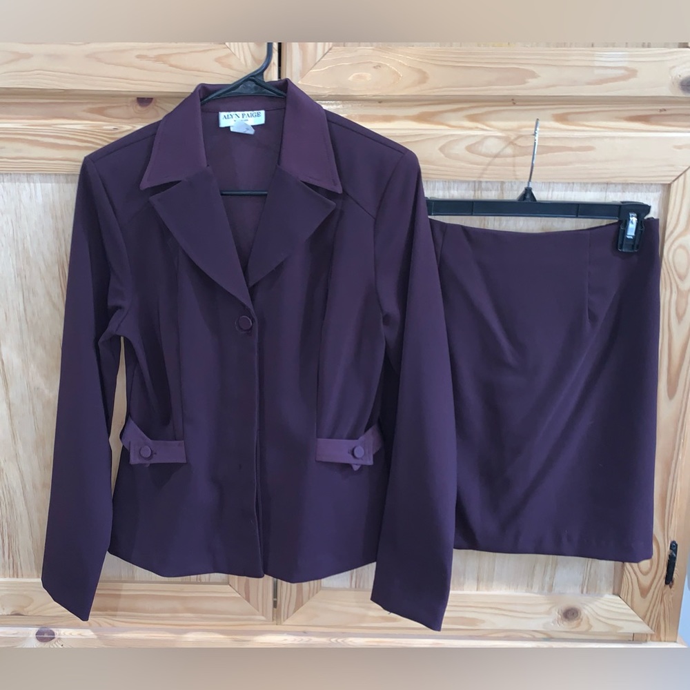 NWT Alyn Paige business career Minimalist skirt suit size 5/6